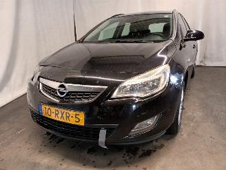 skadebil auto Opel Astra Astra J Sports Tourer (PD8/PE8/PF8) Combi 1.4 16V ecoFLEX (A14XER(Euro=
 5)) [74kW]  (10-2010/10-2015) 2011/8