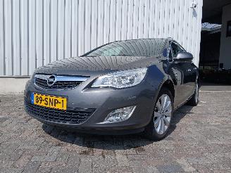 Schadeauto Opel Astra Astra J Sports Tourer (PD8/PE8/PF8) Combi 1.4 16V ecoFLEX (A14XER(Euro=
 5)) [74kW]  (10-2010/10-2015) 2011/10