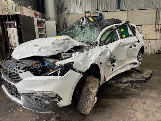 Vrakbiler auto Seat Leon Leon (KLB) Hatchback 5-drs 1.4 TSI e-HYBRID 204 16V (DGEA) [150kW]  (0=
9-2020/...) 2020/12