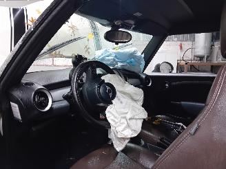 Mini Mini Mini Open (R57) Cabrio 1.6 16V One (N16-B16A) [72kW]  (09-2009/06-2015=
) picture 5