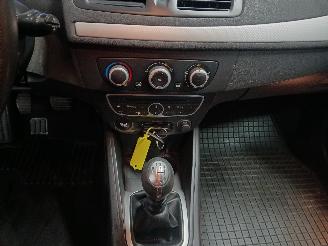 Renault Mégane Megane III Grandtour (KZ) Combi 5-drs 1.4 16V TCe 130 (H4J-700(H4J-A7)=
) [96kW]  (05-2009/02-2016) picture 17
