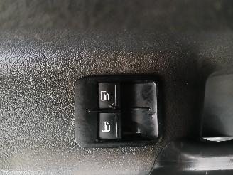 Volkswagen Caddy Caddy III (2KA,2KH,2CA,2CH) Van 1.6 TDI 16V (CAYE) [55kW]  (08-2010/05=
-2015) picture 12