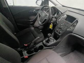 Opel Astra Astra J Sports Tourer (PD8/PE8/PF8) Combi 1.4 Turbo 16V (A14NEL(Euro 5=
)) [88kW]  (10-2010/10-2015) picture 9