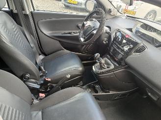 Lancia Ypsilon Ypsilon (312) Hatchback 0.9 TwinAir 85 (312.A.2000(Euro 5)) [63kW]  (0=
5-2011/...) picture 9