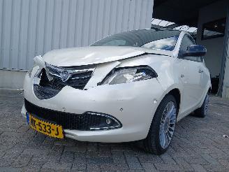 damaged passenger cars Lancia Ypsilon Ypsilon (312) Hatchback 0.9 TwinAir 85 (312.A.2000(Euro 5)) [63kW]  (0=
5-2011/...) 2011/12