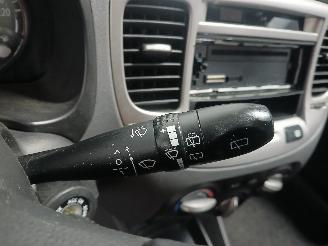 Kia Rio Rio II (DE) Hatchback 1.4 16V (G4EE) [71kW]  (03-2005/12-2011) picture 15