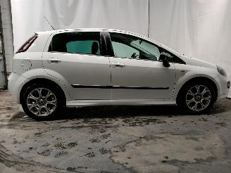 Fiat Punto Grande Punto (199) Hatchback 1.3 JTD Multijet 16V VGT (199.B.4000(Euro=
 5)) [62kW]  (04-2010/...) picture 7