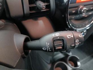 Mini Mini Mini (F56) Hatchback 3-drs 1.5 12V One D (B37C15A) [70kW]  (03-2014/..=
=2E) picture 17