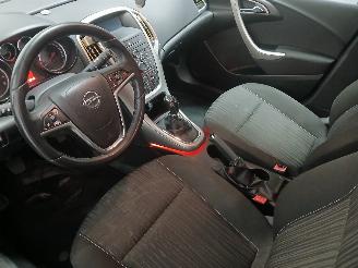 Opel Astra Astra J (PC6/PD6/PE6/PF6) Hatchback 5-drs 1.4 Turbo 16V (A14NET(Euro 5=
)) [103kW]  (12-2009/10-2015) picture 12