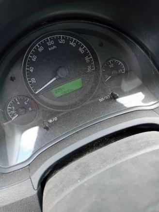 Skoda Citigo Citigo Hatchback 1.0 12V (CHYA) [44kW]  (10-2011/08-2019) picture 2