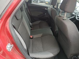 Ford Focus Focus 3 Wagon Combi 1.0 Ti-VCT EcoBoost 12V 125 (M1DA(Euro 5)) [92kW] =
 (02-2012/05-2018) picture 9