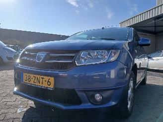 Voiture accidenté Dacia Sandero Sandero II Hatchback 0.9 TCE 12V (H4B-400(H4B-A4)) [66kW]  (10-2012/..=
=2E) 2013/2