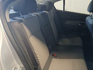 Chevrolet Cruze Cruze (300) Sedan 1.8 16V VVT (F18D4(Euro 5)) [104kW]  (05-2009/12-201=
5) picture 9