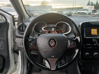 Renault Clio Clio IV Estate/Grandtour (7R) Combi 5-drs 0.9 Energy TCE 90 12V (H4B-4=
00(H4B-A4)) [66kW]  (01-2013/08-2021) picture 17