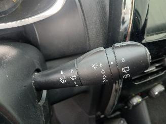 Renault Clio Clio IV Estate/Grandtour (7R) Combi 5-drs 0.9 Energy TCE 90 12V (H4B-4=
00(H4B-A4)) [66kW]  (01-2013/08-2021) picture 14