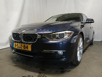 Voiture accidenté BMW 3-serie 3 serie Touring (F31) Combi 320d 2.0 16V (N47-D20C) [120kW]  (07-2012/=
06-2019) 2013/10