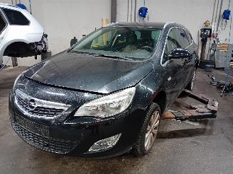 Vrakbiler auto Opel Astra Astra J Sports Tourer (PD8/PE8/PF8) Combi 1.4 Turbo 16V (A14NET(Euro 5=
)) [88kW]  (10-2010/04-2016) 2012/5