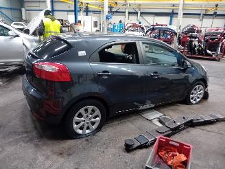 Kia Rio Rio III (UB) Hatchback 1.2 CVVT 16V (G4LA5) [63kW]  (09-2011/12-2017) picture 3