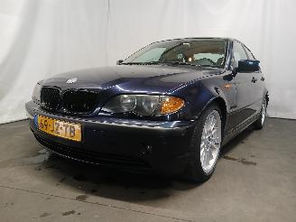 Vaurioauto  passenger cars BMW 3-serie 3 serie (E46/4) Sedan 318i 16V (N42-B20A) [105kW]  (09-2001/02-2005) 2002/10