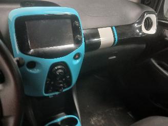 Citroën C1 C1 Hatchback 1.2 PureTech 82 12V (EB2D(HMT)) [60kW]  (04-2014/04-2018)= picture 16