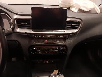 Kia Cee d Ceed Sportswagon (CDF) Combi 5-drs 1.0i T-GDi 12V (G3LC) [88kW]  (05-2=
018/...) picture 15