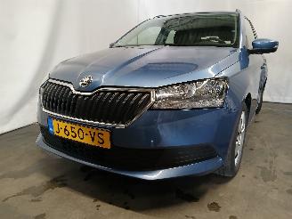 uszkodzony samochody osobowe Skoda Fabia Fabia III Combi (NJ5) Combi 5-drs 1.0 TSI 12V (DKLD) [70kW]  (08-2014/=
12-2022) 2020/10