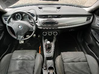 Alfa Romeo Giulietta Giulietta (940) Hatchback 1.4 TB 16V (940.B.7000) [88kW]  (04-2010/12-=
2020) picture 11