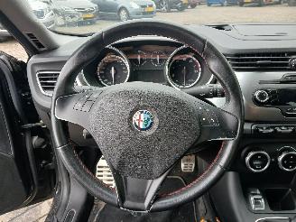 Alfa Romeo Giulietta Giulietta (940) Hatchback 1.4 TB 16V (940.B.7000) [88kW]  (04-2010/12-=
2020) picture 21