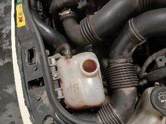 Mini Mini Mini (R56) Hatchback 1.6 Cooper D 16V (DV6TED4(9HZ)) [80kW]  (11-2006/=
09-2010) picture 22