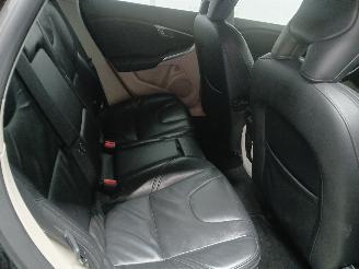 Volvo V-40 V40 (MV) Hatchback 5-drs 1.6 D2 (D4162T) [84kW]  (03-2012/12-2016) picture 10
