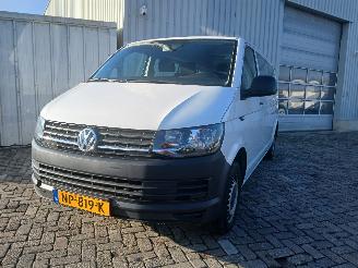 Voiture accidenté Volkswagen Transporter Transporter/Caravelle T6 Bus 2.0 TDI DRF (CXGB) [75kW]  (04-2015/12-20=
19) 2017/4