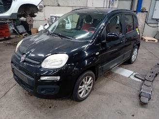 Salvage car Fiat Panda Panda/Pandina (312) Hatchback 0.9 TwinAir Turbo 85 (312.A.2000) [63kW]=
  (02-2012/...) 2012/4