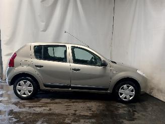 Dacia Sandero Sandero I (BS) Hatchback 1.2 16V (D4F-732(D4F-F7)) [55kW]  (11-2008/12=
-2012) picture 7