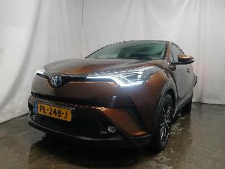 damaged passenger cars Toyota C-HR C-HR (X1,X5) SUV 1.8 16V Hybrid (2ZRFXE) [90kW]  (10-2016/...) 2017/7