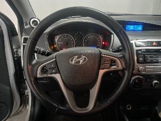 Hyundai I-20 i20 Hatchback 1.2i 16V (G4LA) [63kW]  (03-2012/12-2015) picture 17