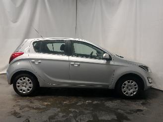 Hyundai I-20 i20 Hatchback 1.2i 16V (G4LA) [63kW]  (03-2012/12-2015) picture 7
