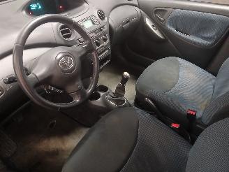 Toyota Yaris Yaris (P1) Hatchback 1.3 16V VVT-i (2SZFE) [64kW]  (04-2002/09-2005) picture 12