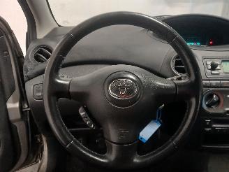 Toyota Yaris Yaris (P1) Hatchback 1.3 16V VVT-i (2SZFE) [64kW]  (04-2002/09-2005) picture 18