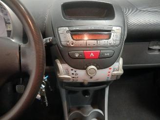 Peugeot 107 107 Hatchback 1.0 12V (384F(1KR)) [50kW]  (06-2005/05-2014) picture 16