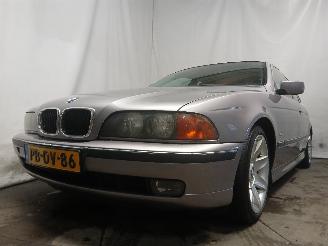 Vaurioauto  passenger cars BMW 5-serie 5 serie (E39) Sedan 523i 24V (M52-B25(256S3)) [125kW]  (09-1995/08-200=
0) 1996/5