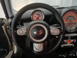 Mini Mini Mini (R56) Hatchback 1.6 16V Cooper (N12-B16A) [88kW]  (10-2006/02-201=
2) picture 17