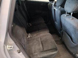 Honda Fr-v FR-V (BE) MPV 1.7 16V (D17A2) [92kW]  (02-2005/12-2006) picture 10