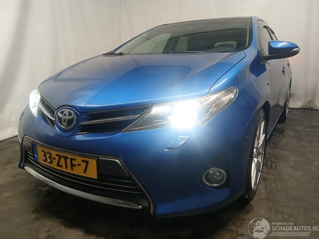 Toyota Auris Auris (E18) Hatchback 5-drs 1.8 16V Hybrid (2ZRFXE) [100kW]  (10-2012/=
03-2019)