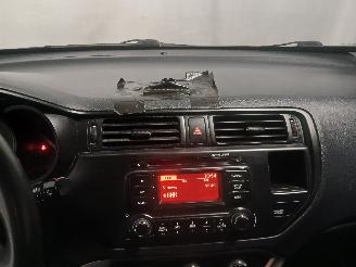 Kia Rio Rio III (UB) Hatchback 1.2 CVVT 16V (G4LA5) [63kW]  (09-2011/12-2017) picture 20