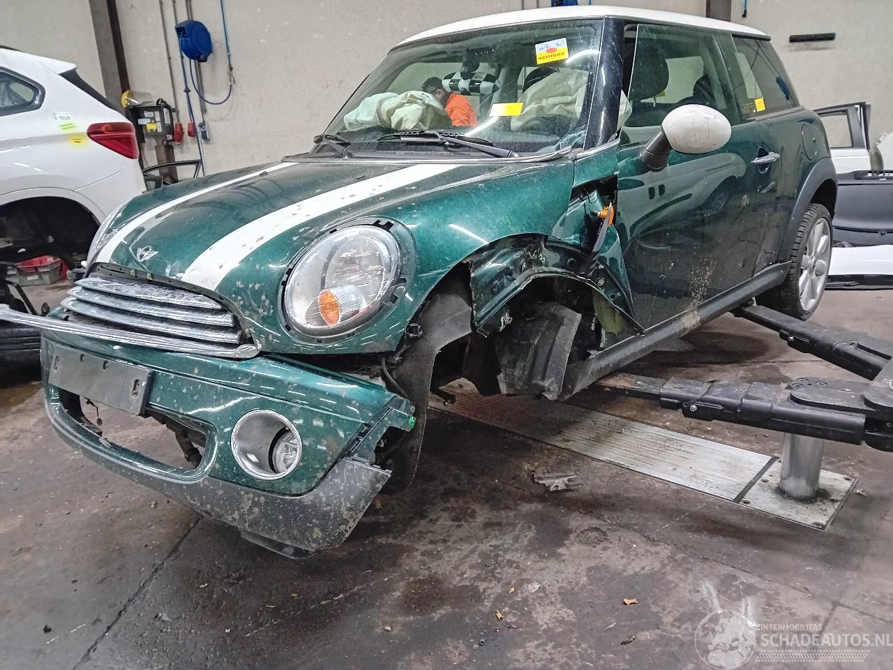 Mini Mini Mini (R56) Hatchback 1.6 16V Cooper (N12-B16A) [88kW]  (10-2006/02-201=
2)