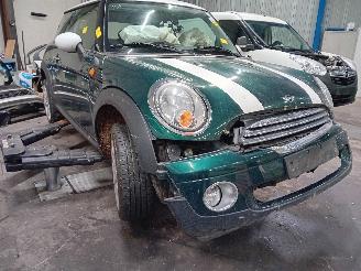 Mini Mini Mini (R56) Hatchback 1.6 16V Cooper (N12-B16A) [88kW]  (10-2006/02-201=
2) picture 2