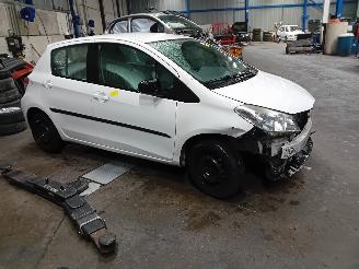 Toyota Yaris Yaris III (P13) Hatchback 1.0 12V VVT-i (1KR-FE) [51kW]  (12-2010/09-2=
020) picture 2