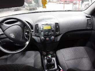 Hyundai I-30 i30 Crosswagon (WWH) Combi 1.4 CVVT 16V (G4FA) [77kW]  (10-2007/07-201=
2) picture 5