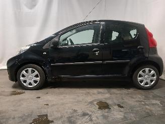 Peugeot 107 107 Hatchback 1.0 12V (384F(1KR)) [50kW]  (06-2005/05-2014) picture 4