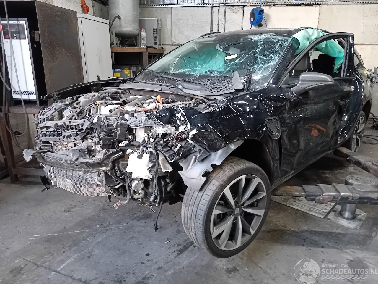 Seat Leon Leon Sportstourer (KLF) Combi 5-drs 1.4 TSI e-HYBRID 204 16V (DGEA) [1=
50kW]  (05-2020/...)